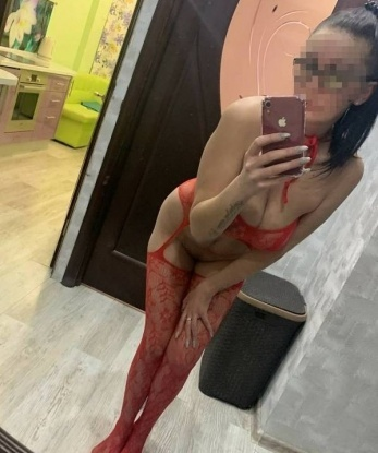 💋 Мои услуги включают классический и расслабляющий массаж, экзотический стриптиз и различные игры в ролевые образы. 😍 Если вы хотите окунуться в мир страсти и наслаждения, вы обязательно найдете у меня все, чего ищете. Посмотрите мои фото, чтобы узнать меня получше. Оставьте свои отзывы, чтобы другие мужчины тоже могли насладиться моими услугами. Не стесняйтесь, напишите мне прямо сейчас и мы сможем провести вместе незабываемое время! 💕 Наталья